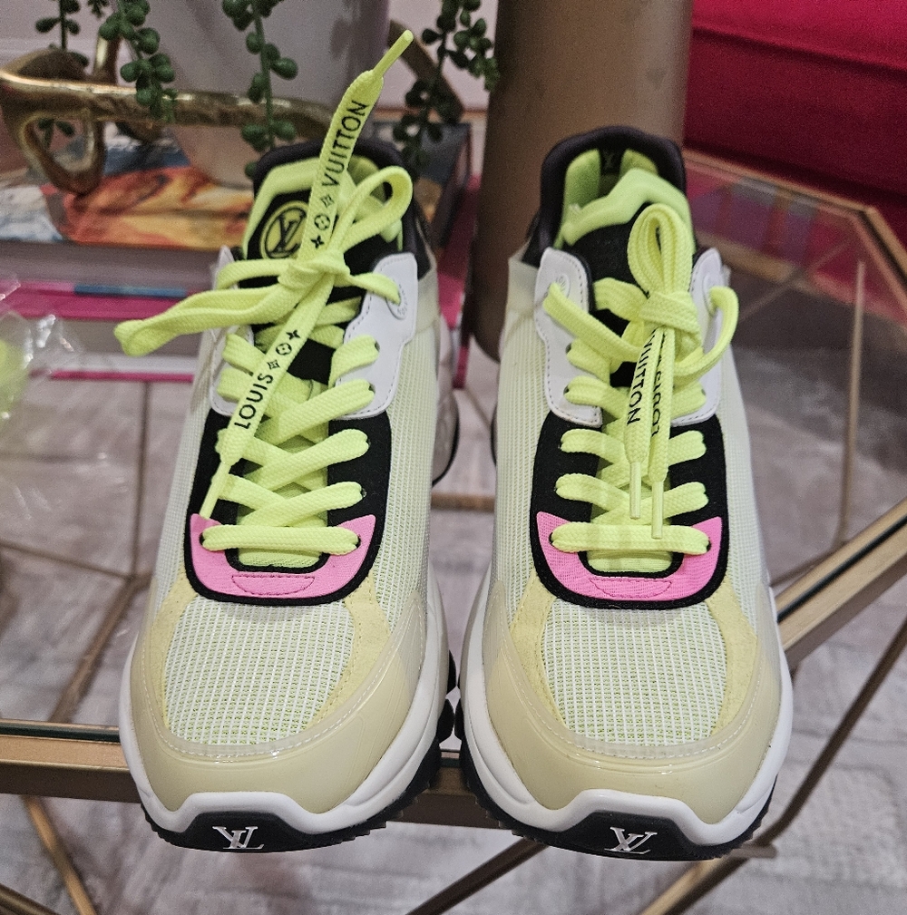 Louis Vuitton Women's Run 55 Neon Green and Black. Size 7